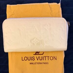 Louis Vuitton Glossy Cream Wallet